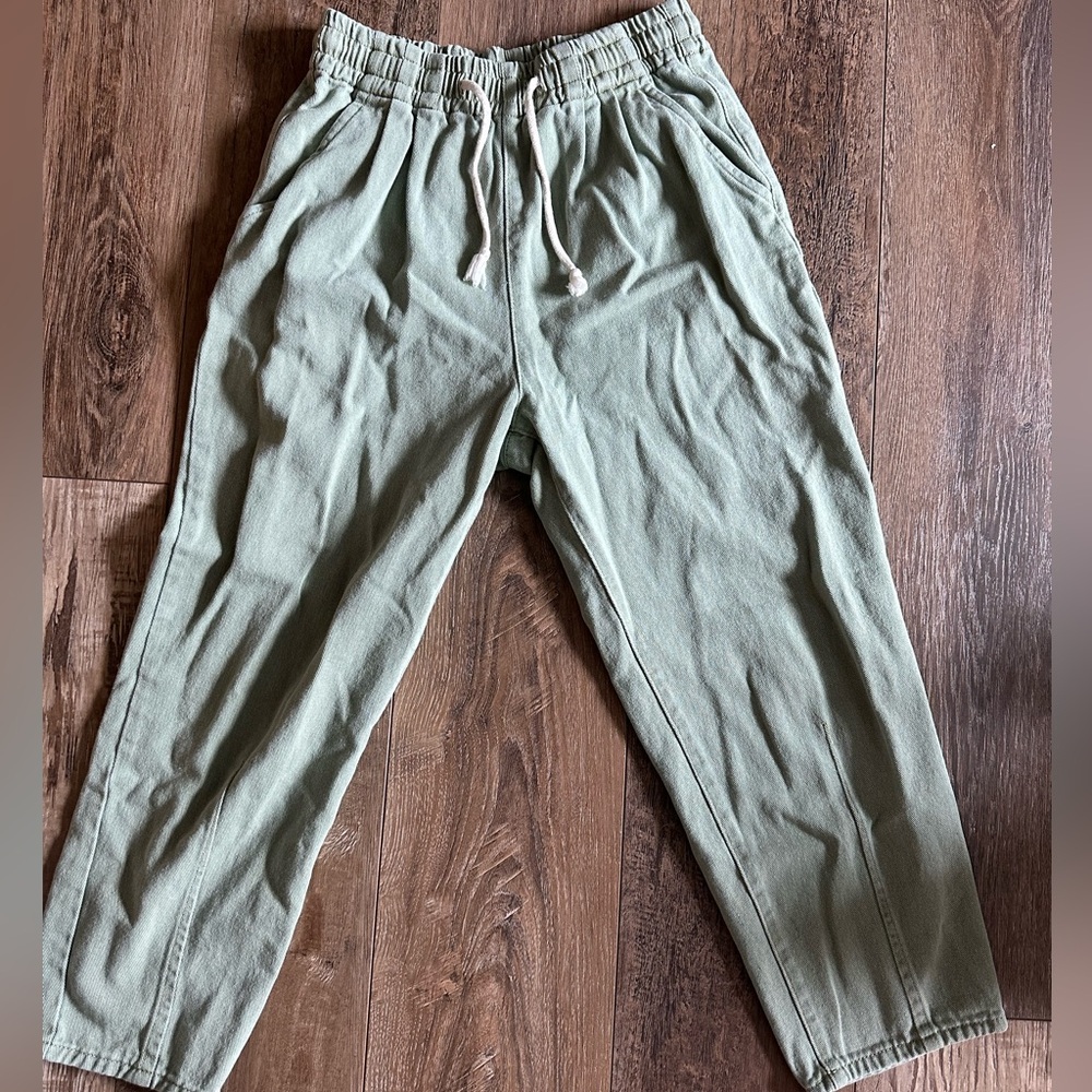 Drawstring pants slight crop